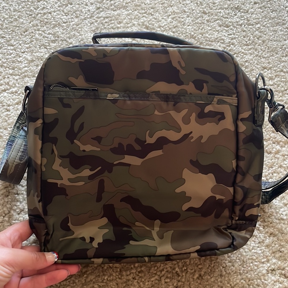 LUG Handbag - Picture 4 of 5